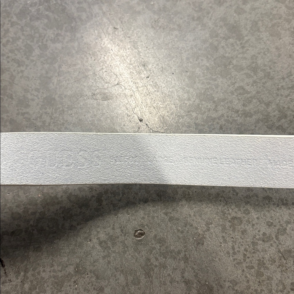 White guess belt - Picture 4 of 5